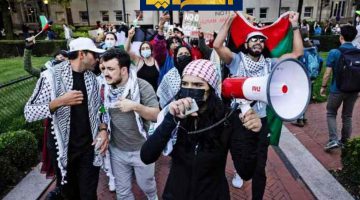 طلاب الجامعات الامريكية يحتجون لوقف الحرب على غزة