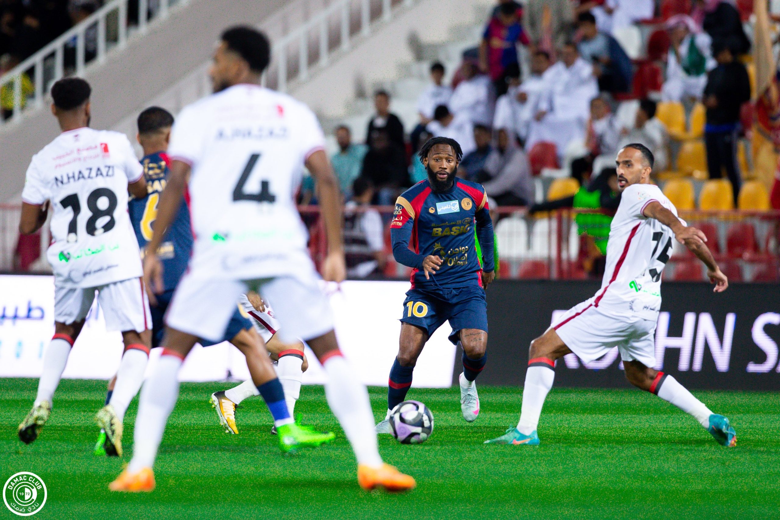 ضمك ضد الرائد.. طارق حامد يشارك في مباراة هبوط الرائد الأول في تاريخ الدوري السعودي للمحترفين