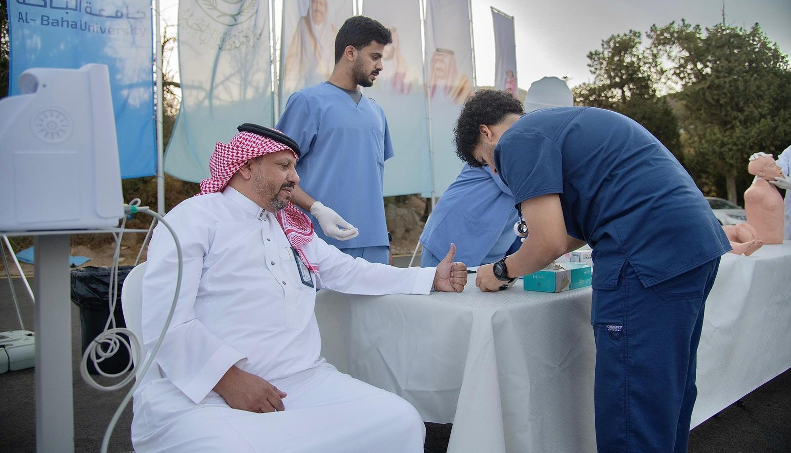 الكُليّات الصحية بجامعة الباحة تُشارك في خدمة زوار مهرجان صيف الباحة