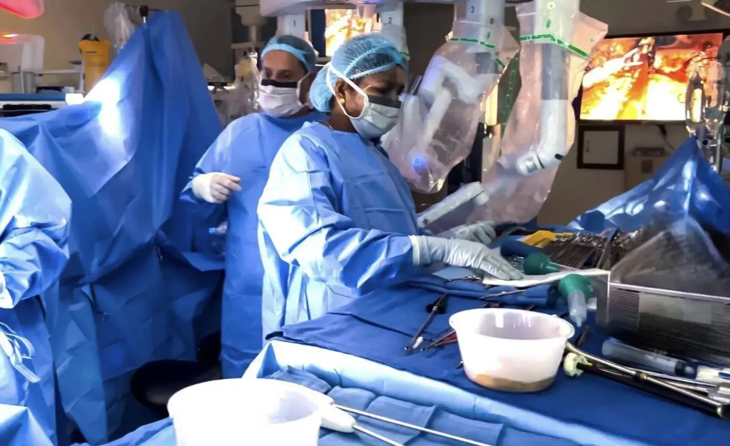 إنجاز طبي تاريخي.. نجاح أول عملية زراعة قلب وكبد مزدوجة للأطفال في مستشفى كولورادو