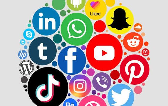 كيف غيّرت السوشيال ميديا مفهوم الخصوصية؟